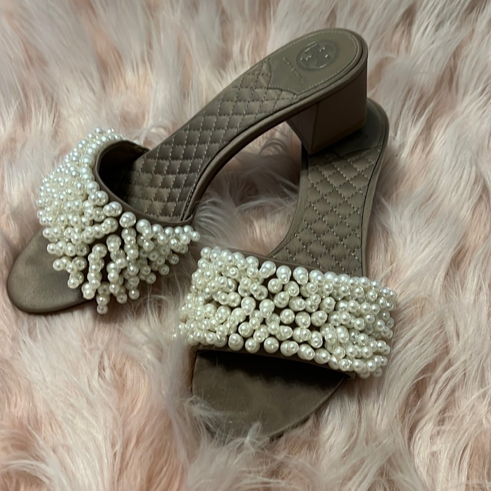 Tory Burch Titiana Pearl slides, size 9